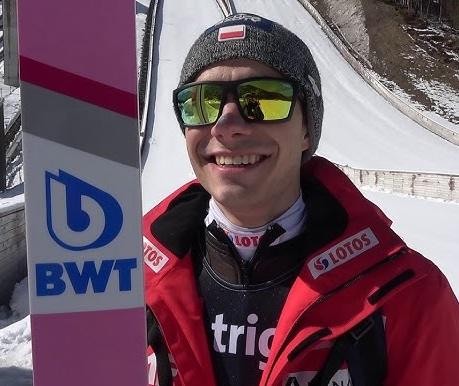 Jakub Wolny podczas treningu, skupiony i zdeterminowany.